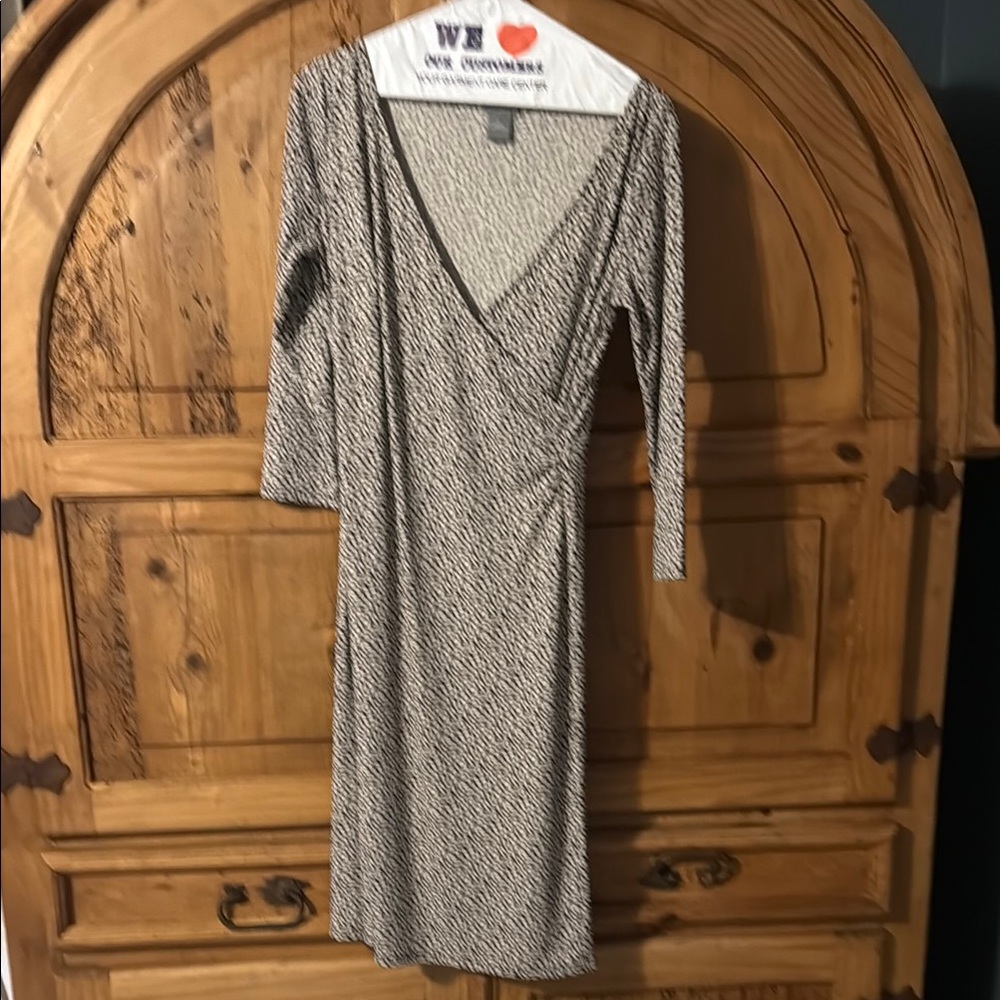 Ann Taylor Gray and White Long Sleeve Sheath Dress